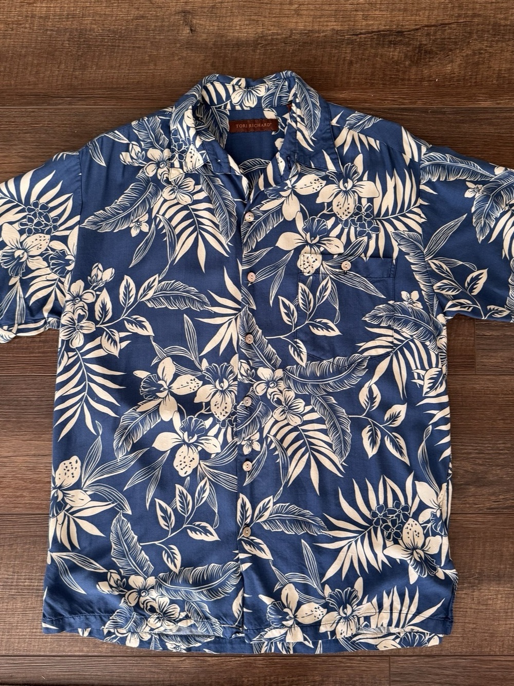 Tori Richard Floral Short Sleeve Shirt in Blue & White Like New